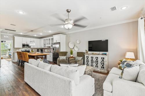 Beachwaves at Driftwood Townhomes