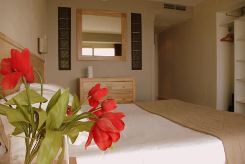 1 king bed, 2 twin beds