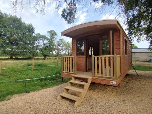 Roulotte tout confort a la ferme in Machecoul