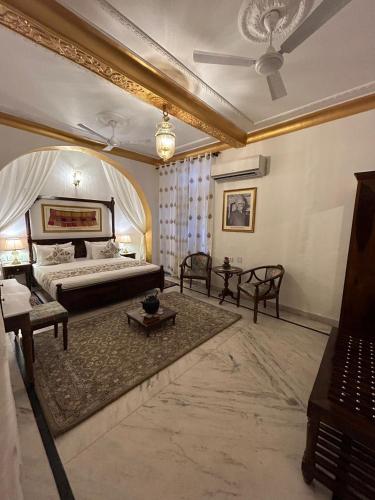 Deluxe Double or Twin Room image 10