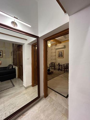 Deluxe Double or Twin Room image 6