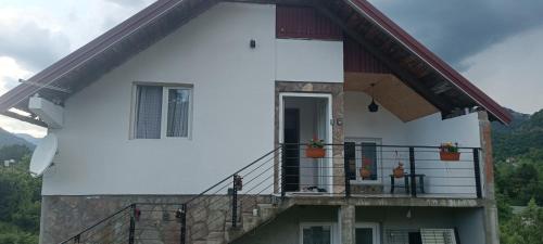 Vila Jasmina in สเมลากิชาโปลเย