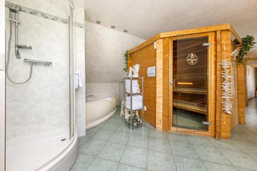 桑拿, 舒梅德鄉村酒店 (Landhotel Zur Schmiede) in 格赫倫-萊賓