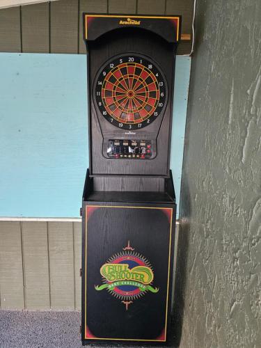 Groovy Funhouse Getaway - 4 bdrm near Legoland Groovy Funhouse Getaway - 4 bdrm near Legoland