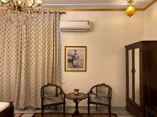 Large Double Room image 4