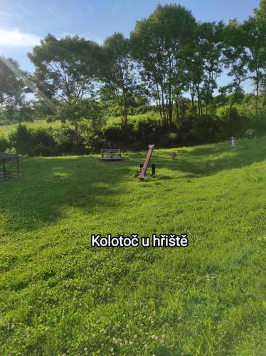 Játszótér, Pokoje v přízemí RD - terasa, bazén, zahrada (Pokoje v prizemi RD - terasa, bazen, zahrada) in Bukovany