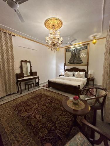 Large Double Room image 1