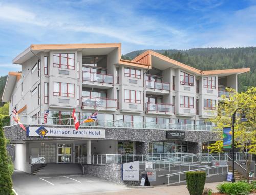 Harrison Beach Hotel in Harrison Hot Springs, Canada