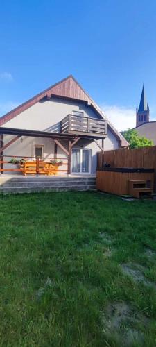 Dom z jacuzzi, house with a hot tub