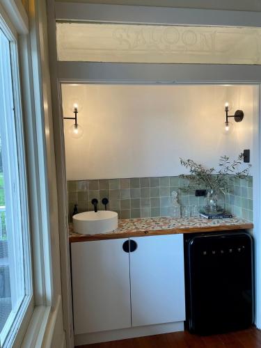 ผับ/เลาจน์, The Clive Hideaway in ไคลฟ์