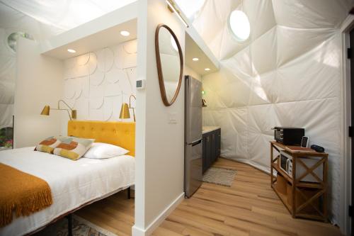 Timeless Luxe Dome - Mountain Views, Hot Tub, & Extra Amenities in Swiss, USA
