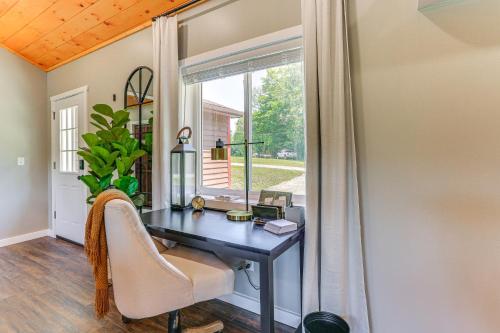 Peaceful Farm Stay Damascus Cabin on 120 Acres! in Callicoon, USA