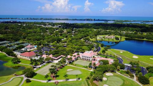 Windsor Lodge Unit 20, studio, 1BR 1BA close to the beaches, pool access in Osprey (Florida)
