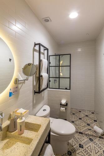 Superior Double Room with Two Double Beds image 2