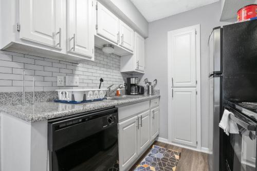 Fascinating Modern Luxe 1B in Austin Pool BBQ Fascinating Modern Luxe 1B in Austin Pool BBQ