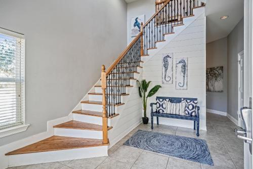 Princess of Monaco FREE Beach Chairs Resort Amenities @Crescent Steps to Beach Super Popular