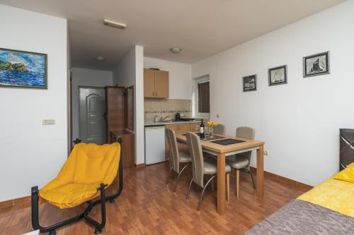 Apartments Franićević - image 5