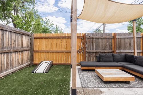 Urban Hot Tub Oasis - EV Charger - Walk to RiNo in Denver, USA
