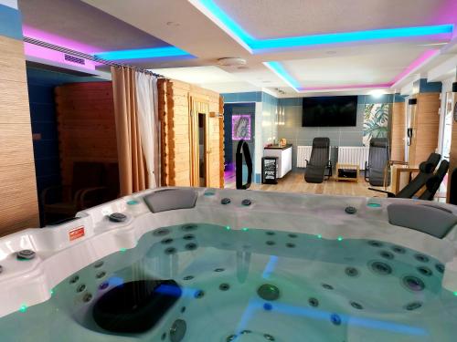 Bañera de hidromasaje, Tinodi Fogado in Sarvar