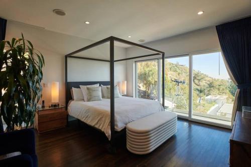 Luxe in Hollywood Hills- modern oasis, pool 5 min to Sunset, Los Angeles (fotografie 9)