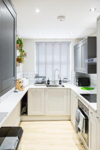 The Jungle! House with Hot Tub. in Nuthall