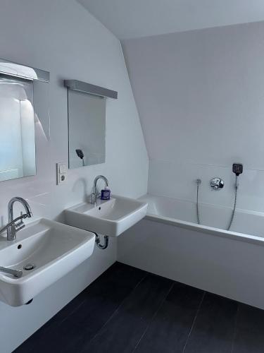 Al Nafurah Apartments, Munich (photo 8)