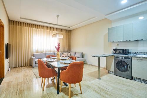 City Escape Modern 1-Bed Near Casa Voyageurs, Casablanca