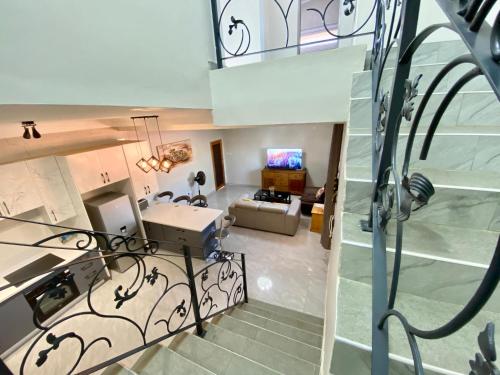modern, two-story luxury house, Gaborone (photo 2)