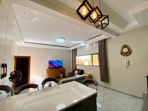 modern, two-story luxury house, Gaborone (photo 7)