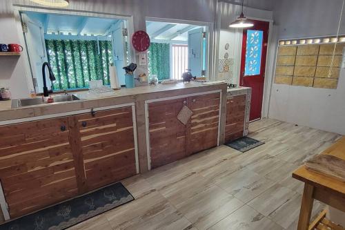 The Red Door Beach House, Buye Beach