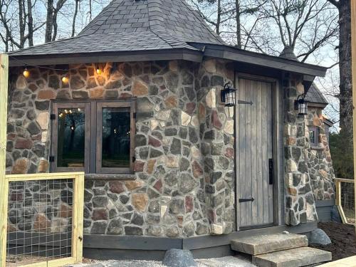 . The Hut at the Farm