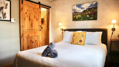 Fireside Inn & Hostel Fireside Inn & Hostel