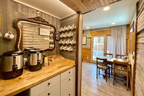 Fireside Inn & Hostel - 편의 시설/서비스
