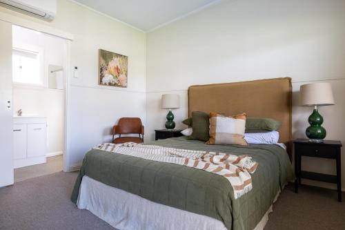 Pally Pub in โมรี