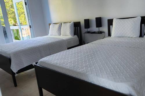 Sweet Sunset 6 Playa Rompeolas Aguadilla in 阿瓜迪亞