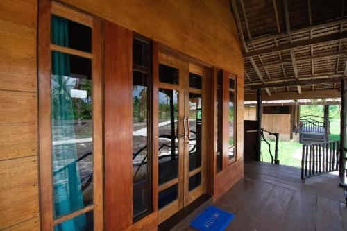 Balcó/terrassa, Novali Surf Retreat Mentawai in Illa Mentawai