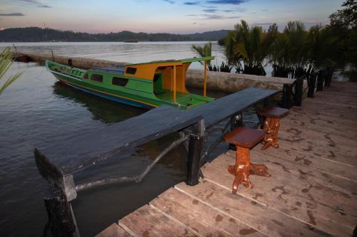 Novali Surf Retreat Mentawai in Illa Mentawai