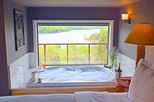 Beaver Lakefront Cabins - Couples Only Getaways - 전망