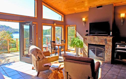Beaver Lakefront Cabins - Couples Only Getaways 2