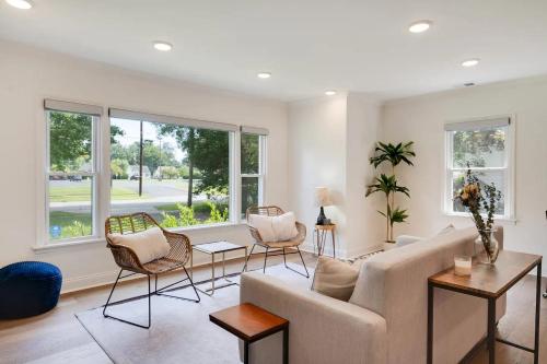 Modern cozy residential home local experience – khách sạn tại St Matthews