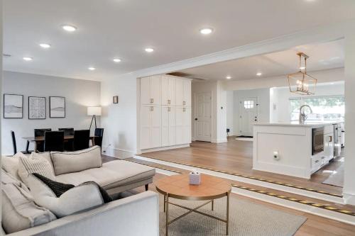 Modern cozy residential home local experience in Louisville, USA