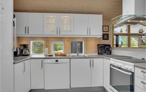 Kitchen, Holiday Home Jægerens Vej in Blokhus