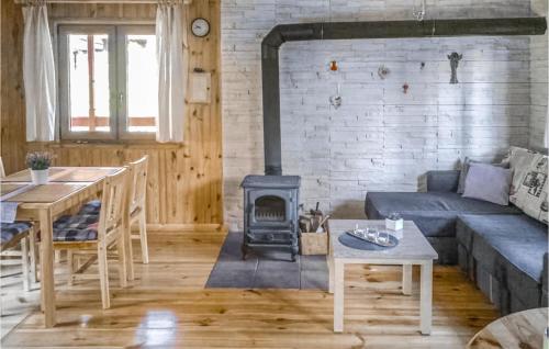 4 Bedroom Cozy Home In Okuninka