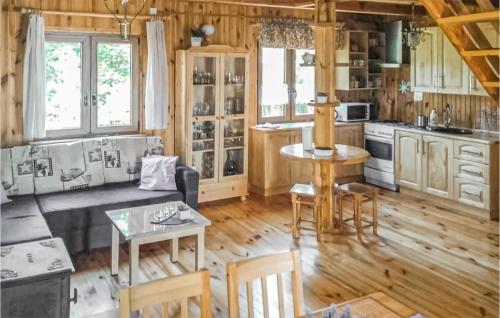4 Bedroom Cozy Home In Okuninka
