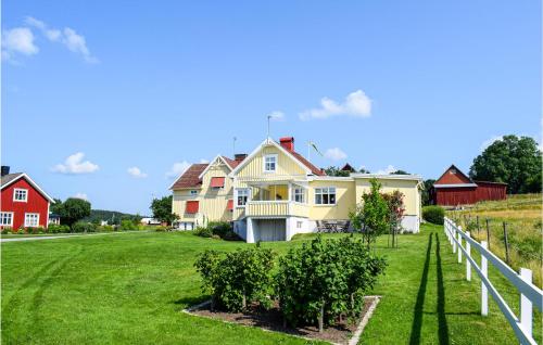 Viesnīcas āriene, 2 Bedroom Nice Home In Smalandsstenar in Atteras