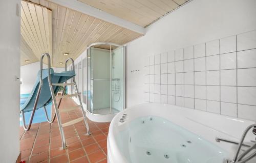 Swimming pool, Awesome Home In Ebeltoft With Sauna in Vibaek Strand