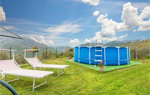 Зовнішній вигляд готелю, Awesome Home In Frazione Antognano in Мiнучанно