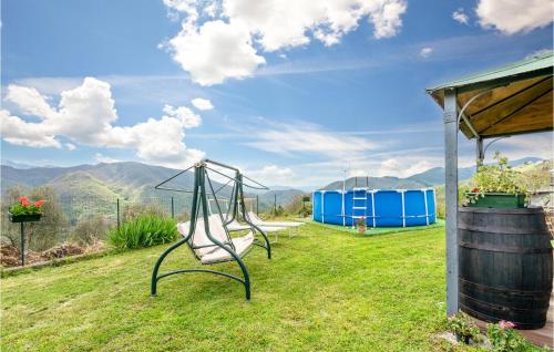 Сад, Awesome Home In Frazione Antognano in Мiнучанно