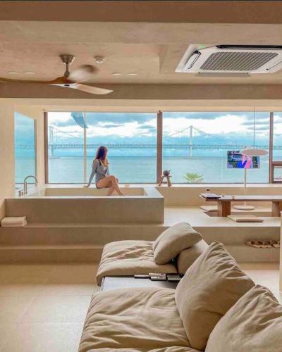 Gwangan Bridge View Beachfront 3BR Apartment 1min to Beach, Stay Goznuk - Busan