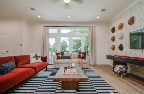 Central Location - Modern 3bd - BBQ & Movie - Games in Houston, USA